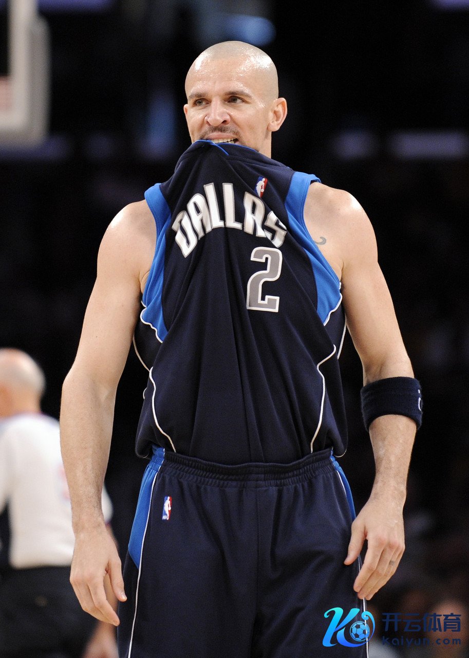 基德：卡莱尔带独行侠时节拍没这样快 他们的控卫太慢太老🤪