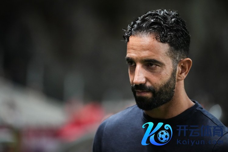 阿莫林:有些球员在球场上显得不知所措,他们在想‘我该在哪?’